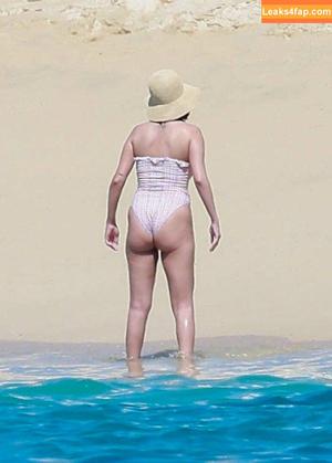 Selena Gomez photo #8842