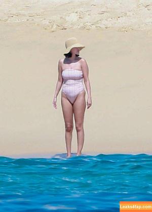 Selena Gomez photo #8846