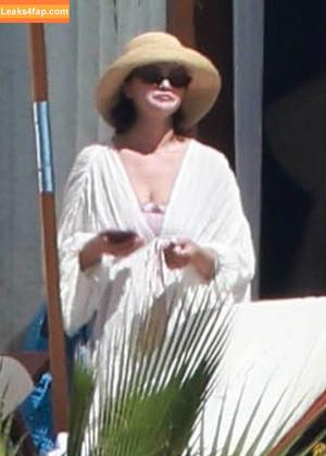 Selena Gomez photo #8859