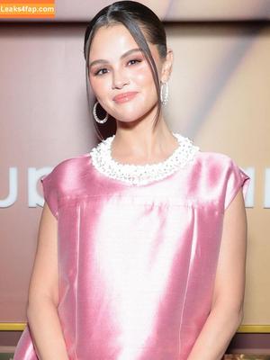 Selena Gomez photo #8881