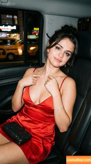 Selena Gomez photo #8903