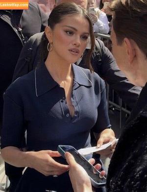 Selena Gomez photo #8954