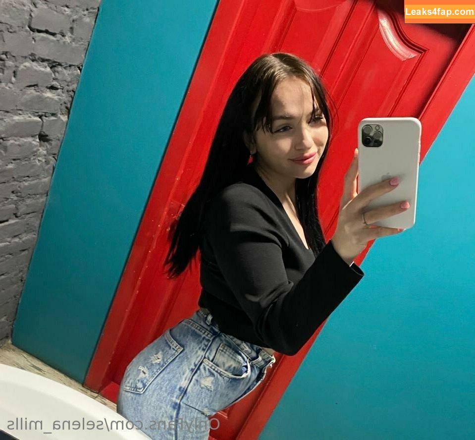 selena_mills /  leaked photo photo #0024