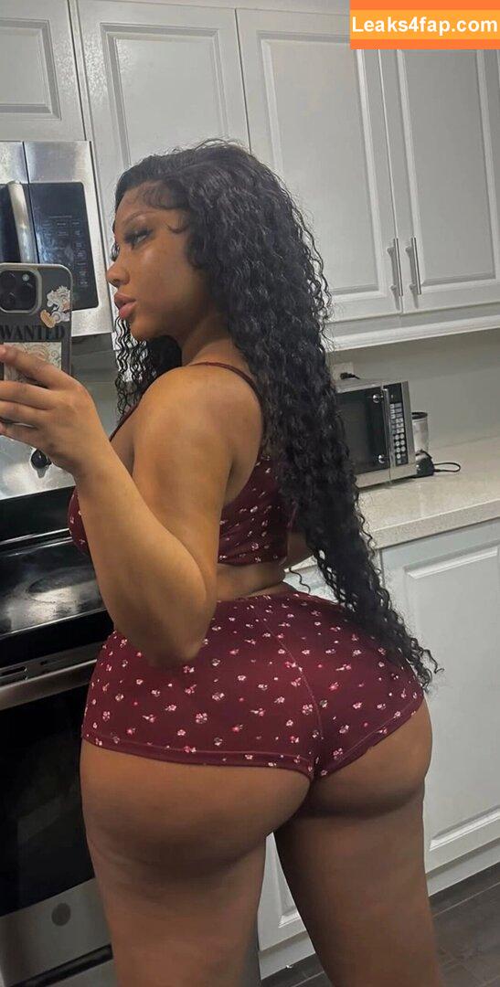 selfiegodt / waistlikebarbie leaked photo photo #0007