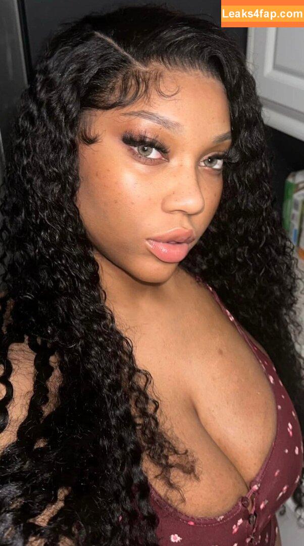 selfiegodt / waistlikebarbie leaked photo photo #0008