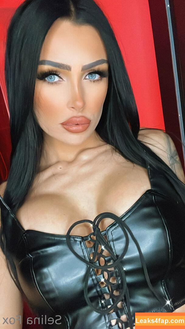 selinafox_official free nudes
