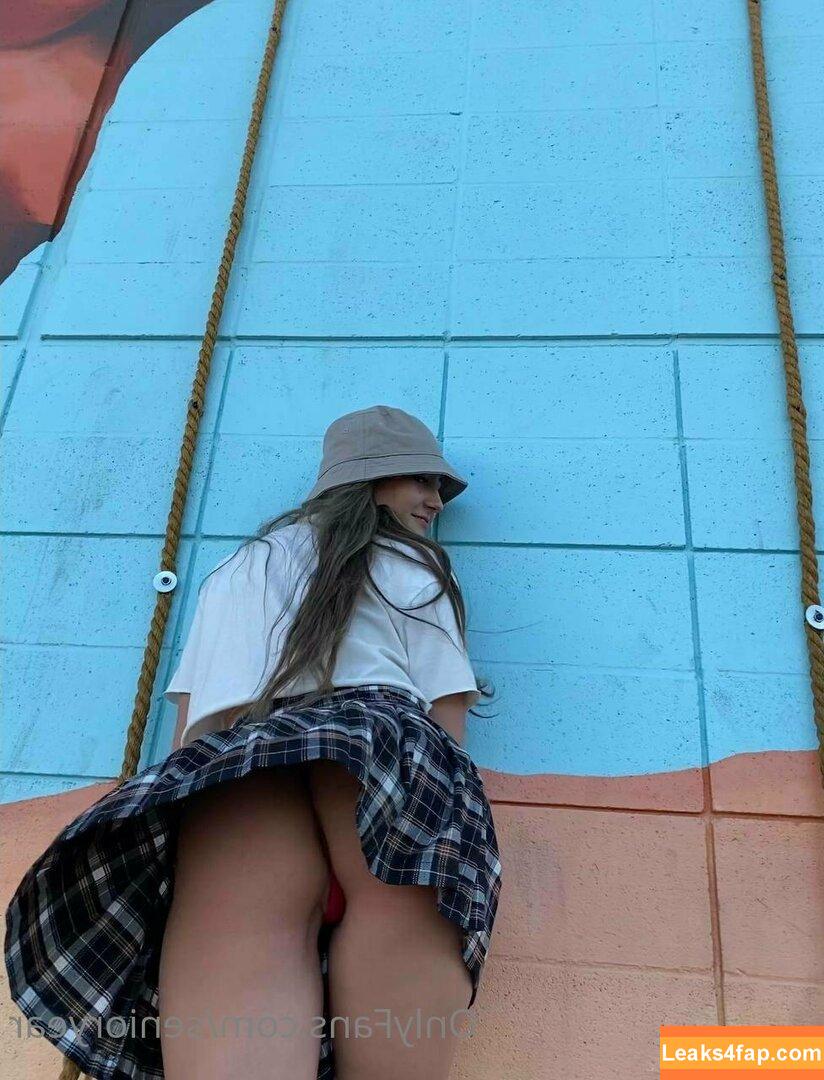 senioryear / Alexis / senioryearnetflix leaked photo photo #0144