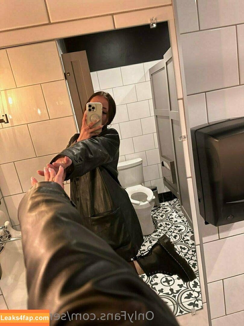 senioryear / Alexis / senioryearnetflix leaked photo photo #0245