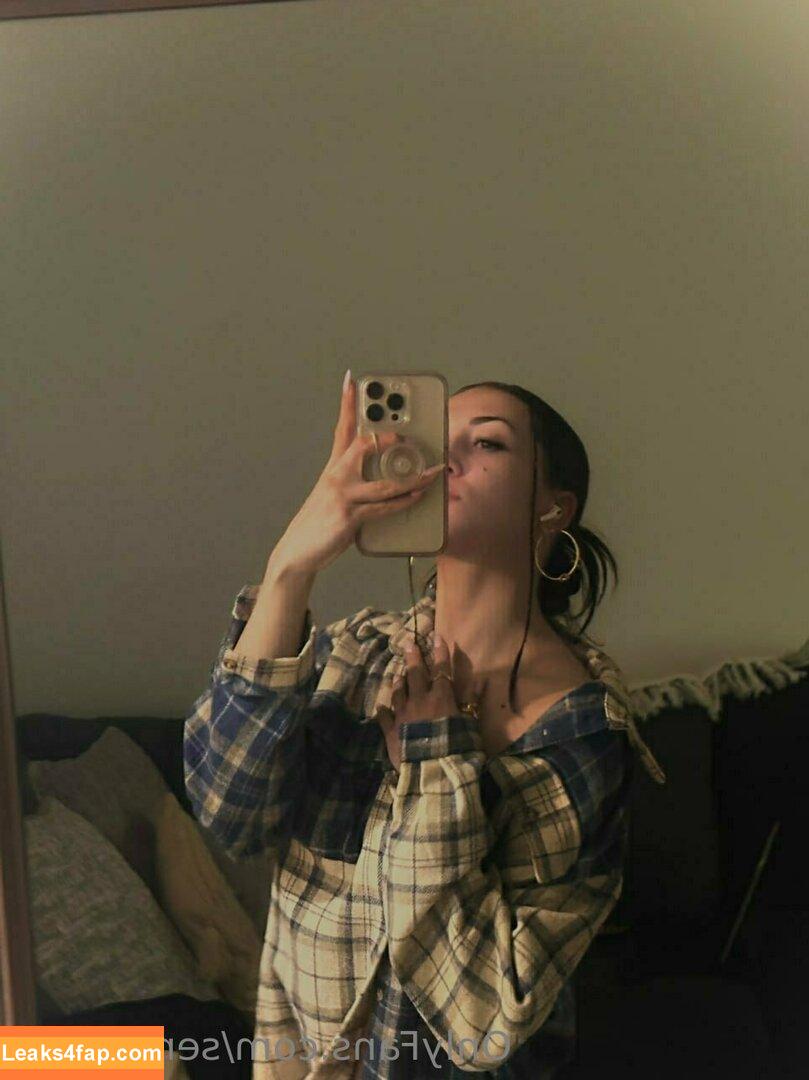 senioryear / Alexis / senioryearnetflix leaked photo photo #0258