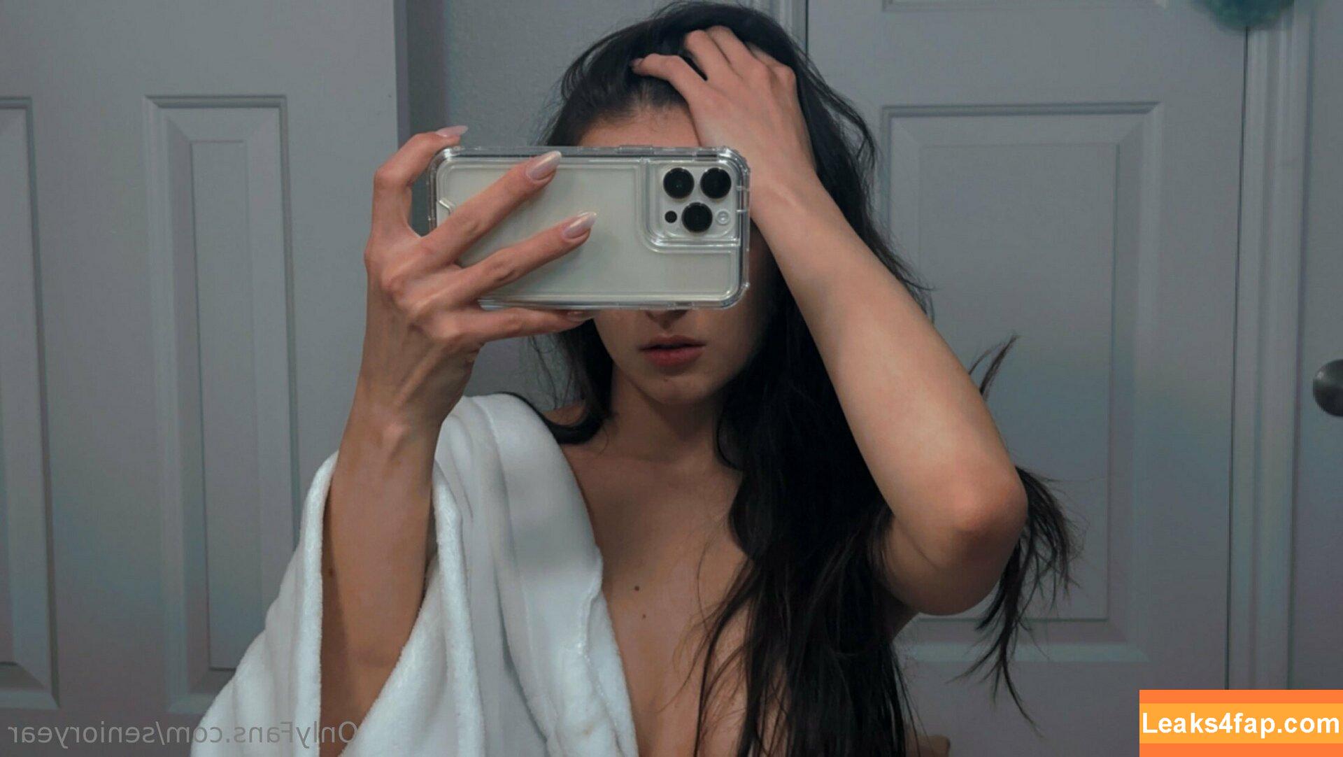 senioryear / Alexis / senioryearnetflix leaked photo photo #0370