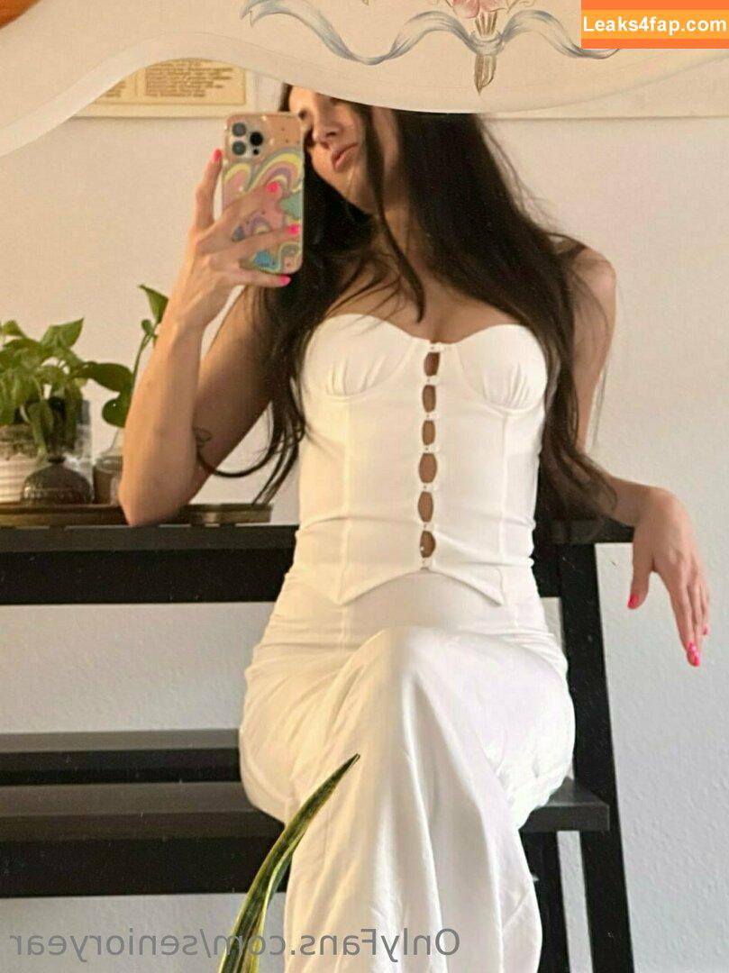 senioryear / Alexis / senioryearnetflix leaked photo photo #0392