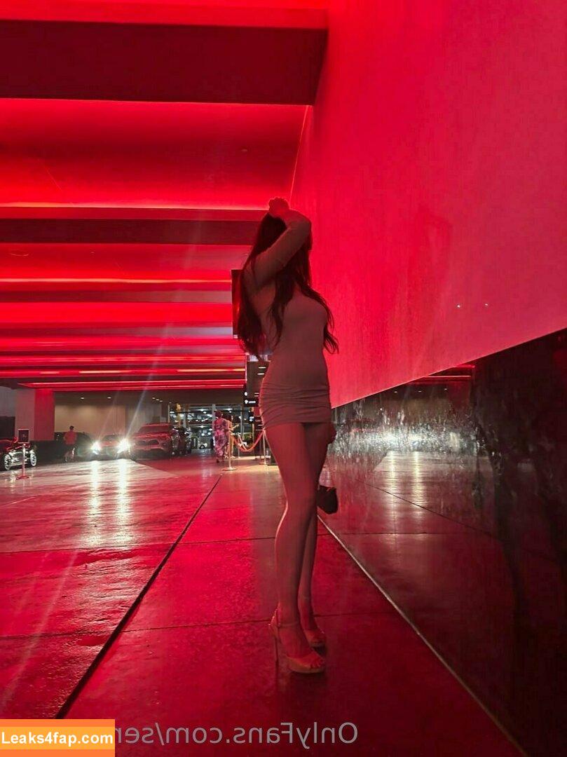 senioryear / Alexis / senioryearnetflix leaked photo photo #0397