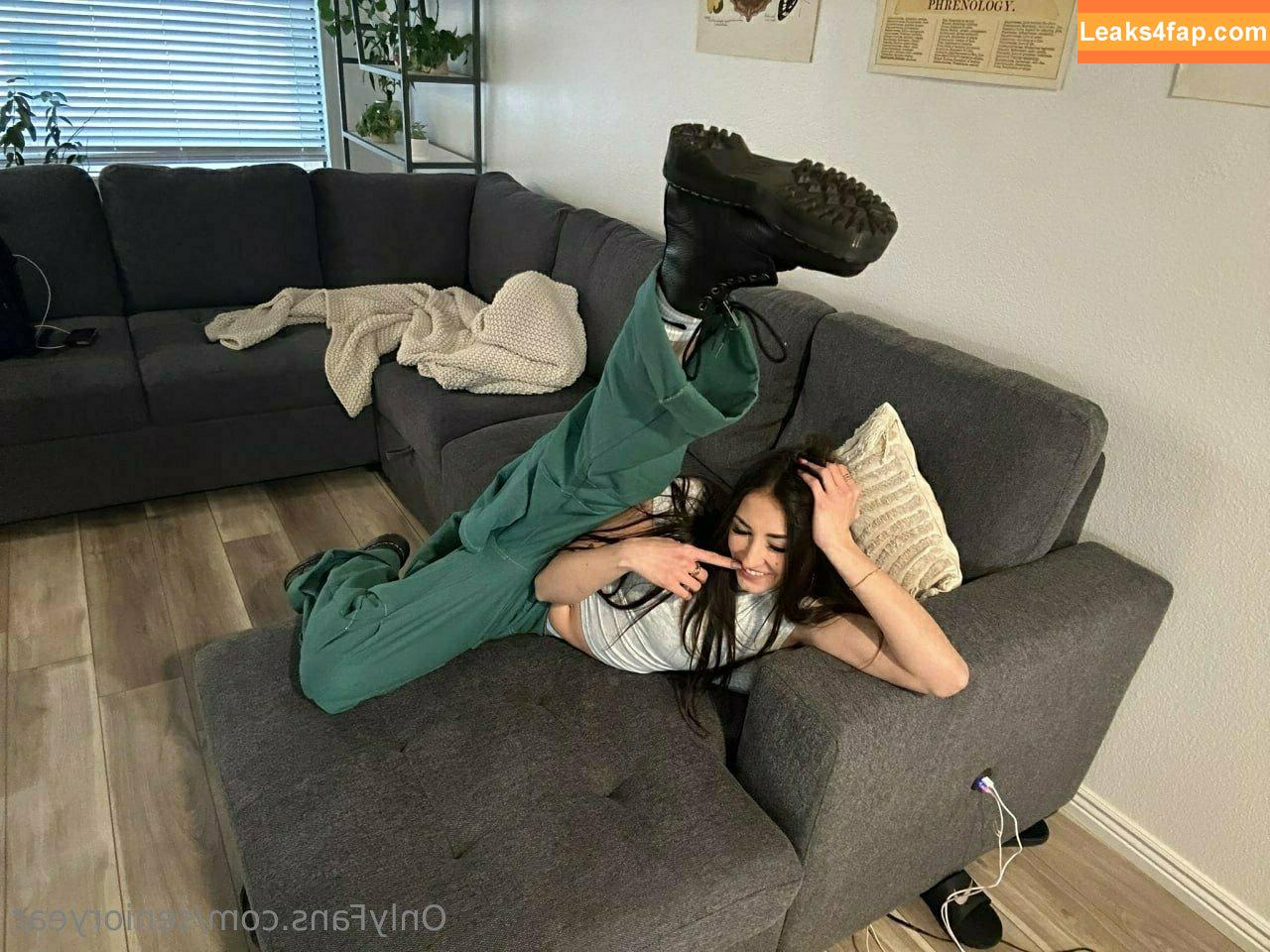 senioryear / Alexis / senioryearnetflix leaked photo photo #0443