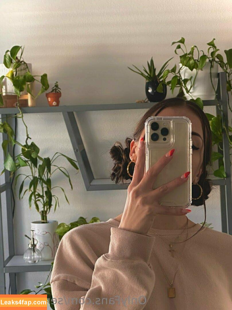 senioryear / Alexis / senioryearnetflix leaked photo photo #0449