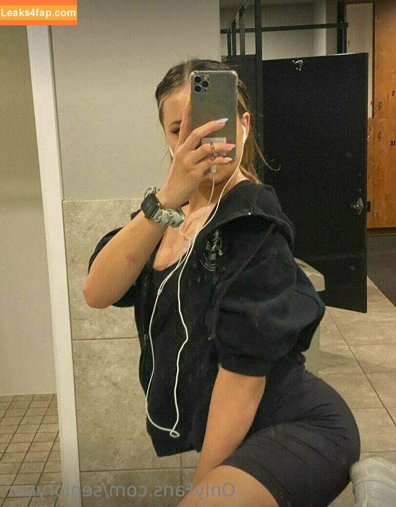 senioryear / Alexis / senioryearnetflix leaked photo photo #0510