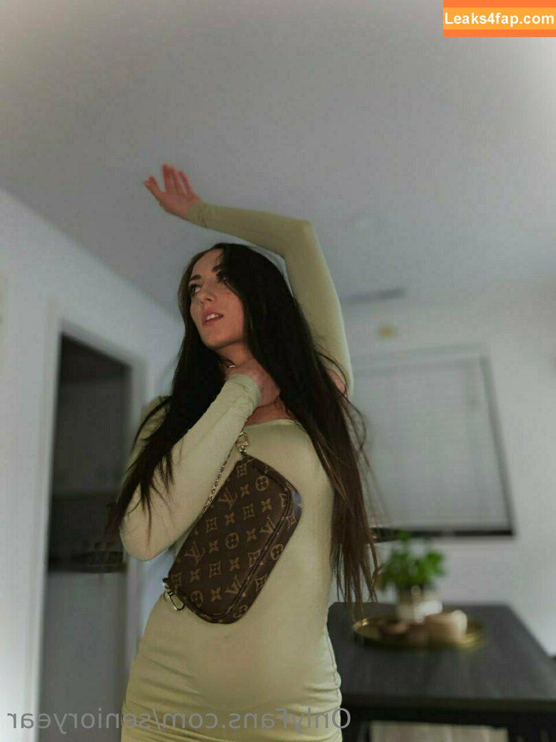 senioryear / Alexis / senioryearnetflix leaked photo photo #0538