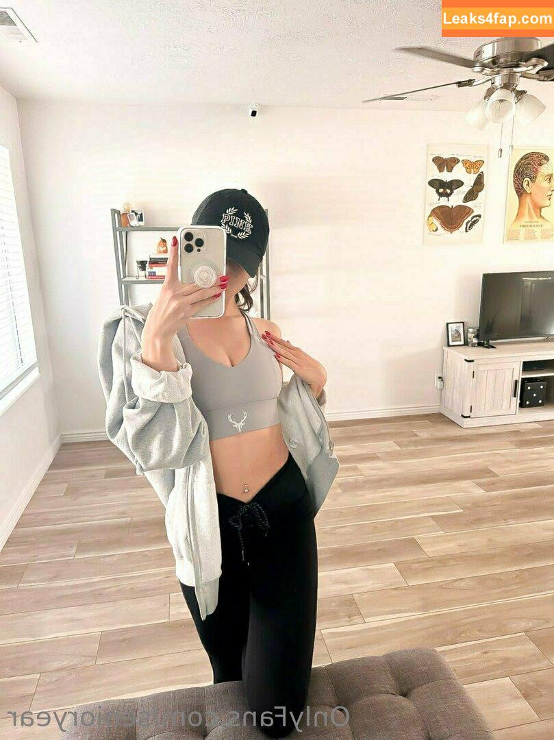 senioryear / Alexis / senioryearnetflix leaked photo photo #0544