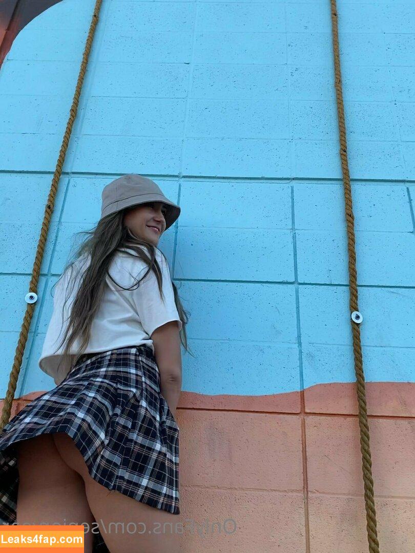 senioryear / Alexis / senioryearnetflix leaked photo photo #0582