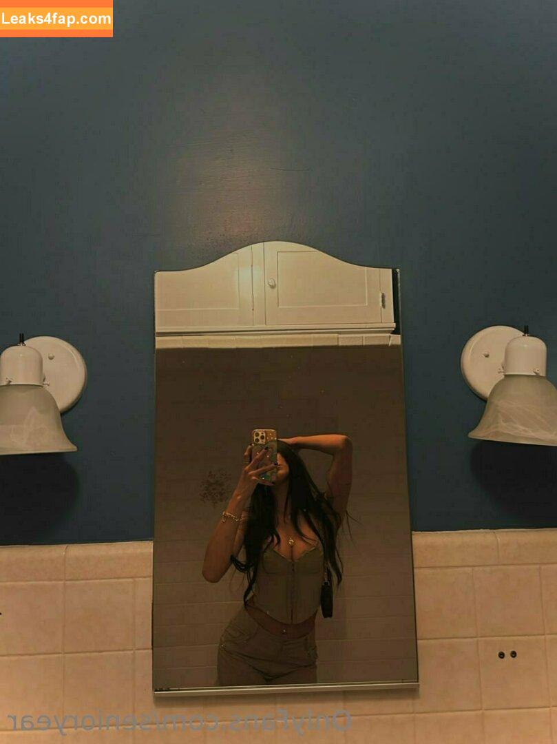 senioryear / Alexis / senioryearnetflix leaked photo photo #0595