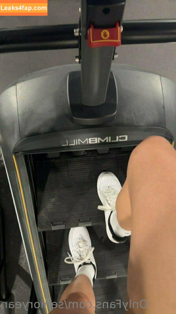 senioryear / Alexis / senioryearnetflix leaked photo photo #0649