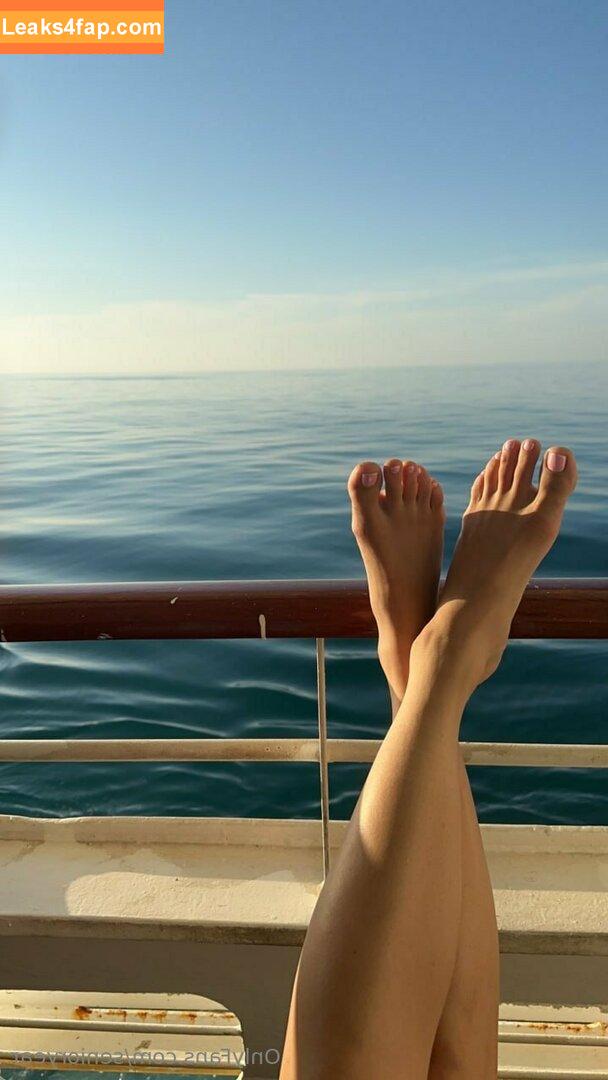 senioryear / Alexis / senioryearnetflix leaked photo photo #0733