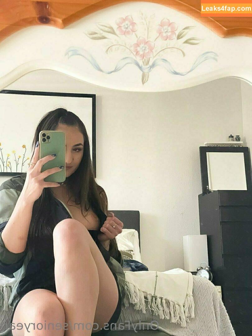 senioryear / Alexis / senioryearnetflix leaked photo photo #0749