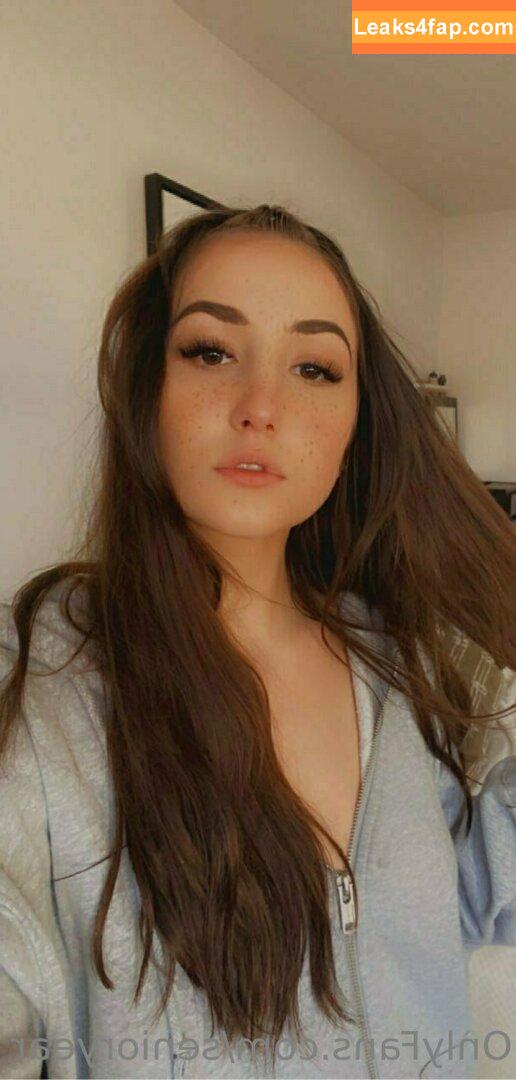 senioryear / Alexis / senioryearnetflix leaked photo photo #0833