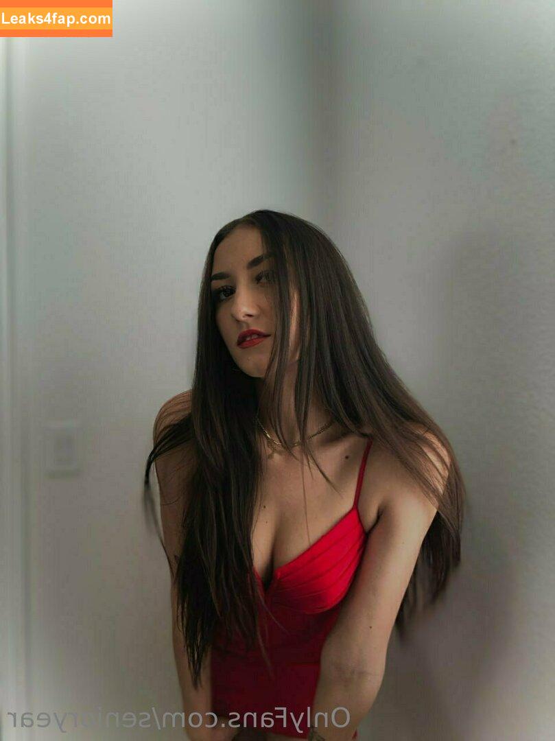 senioryear / Alexis / senioryearnetflix leaked photo photo #0875