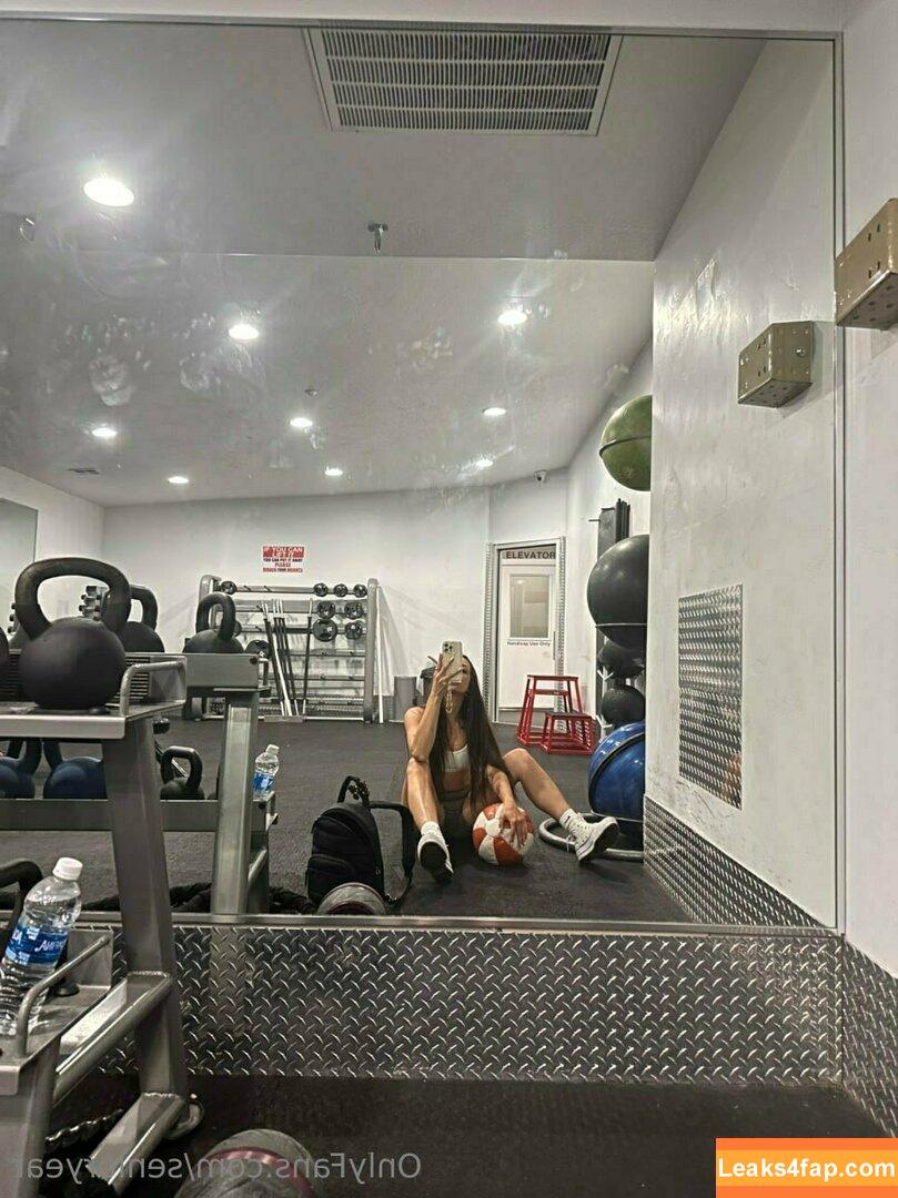 senioryear / Alexis / senioryearnetflix leaked photo photo #0925