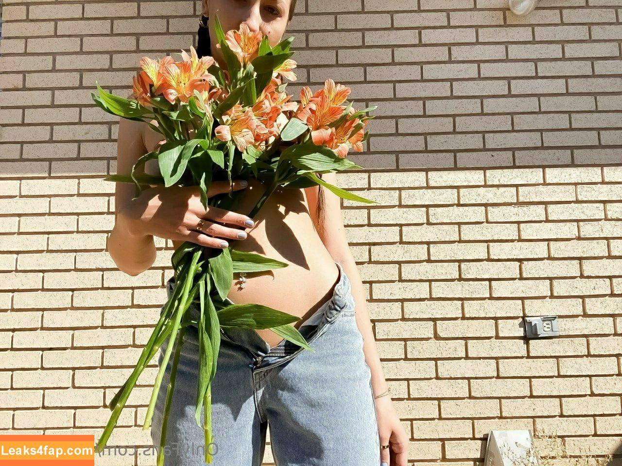 senioryear / Alexis / senioryearnetflix leaked photo photo #0930