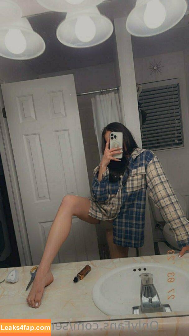 senioryear / Alexis / senioryearnetflix leaked photo photo #0935