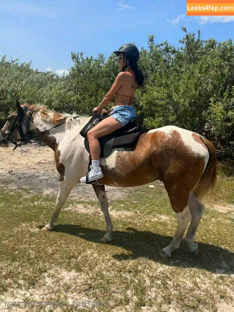 senioryear / Alexis / senioryearnetflix leaked photo photo #0947