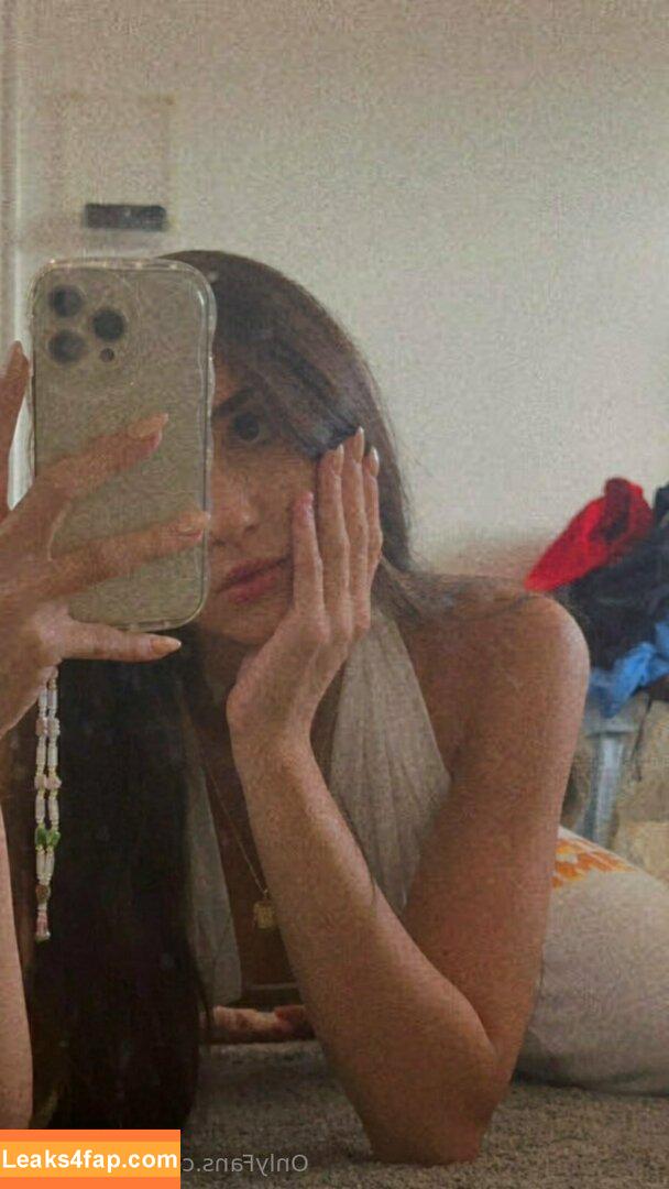 senioryear / Alexis / senioryearnetflix leaked photo photo #0964