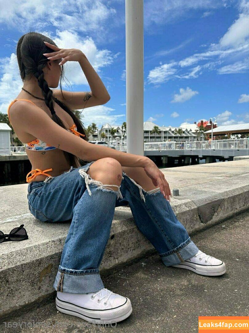 senioryear / Alexis / senioryearnetflix leaked photo photo #1026