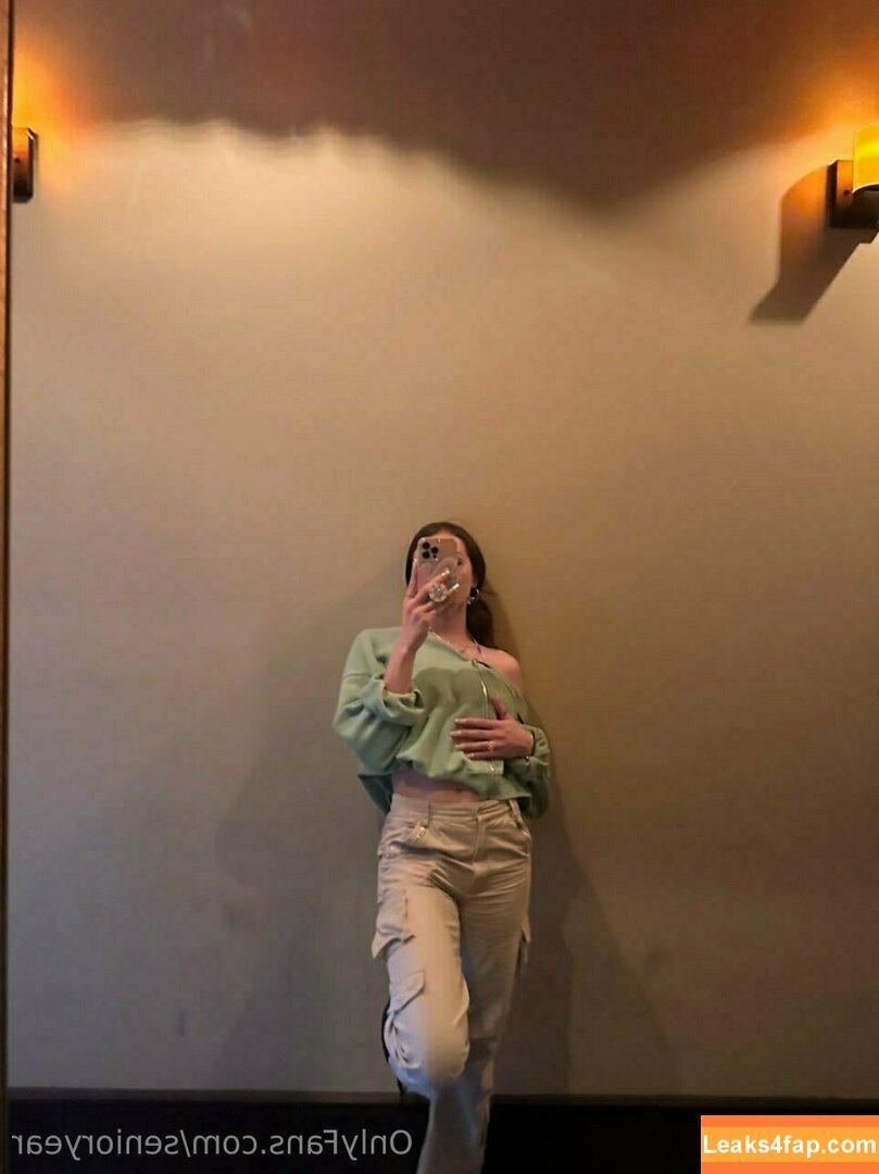 senioryear / Alexis / senioryearnetflix leaked photo photo #1037
