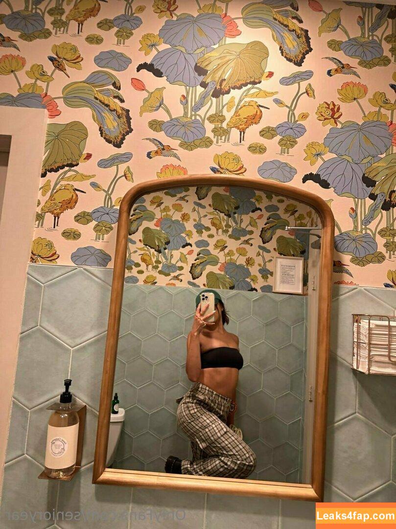senioryear / Alexis / senioryearnetflix leaked photo photo #1085