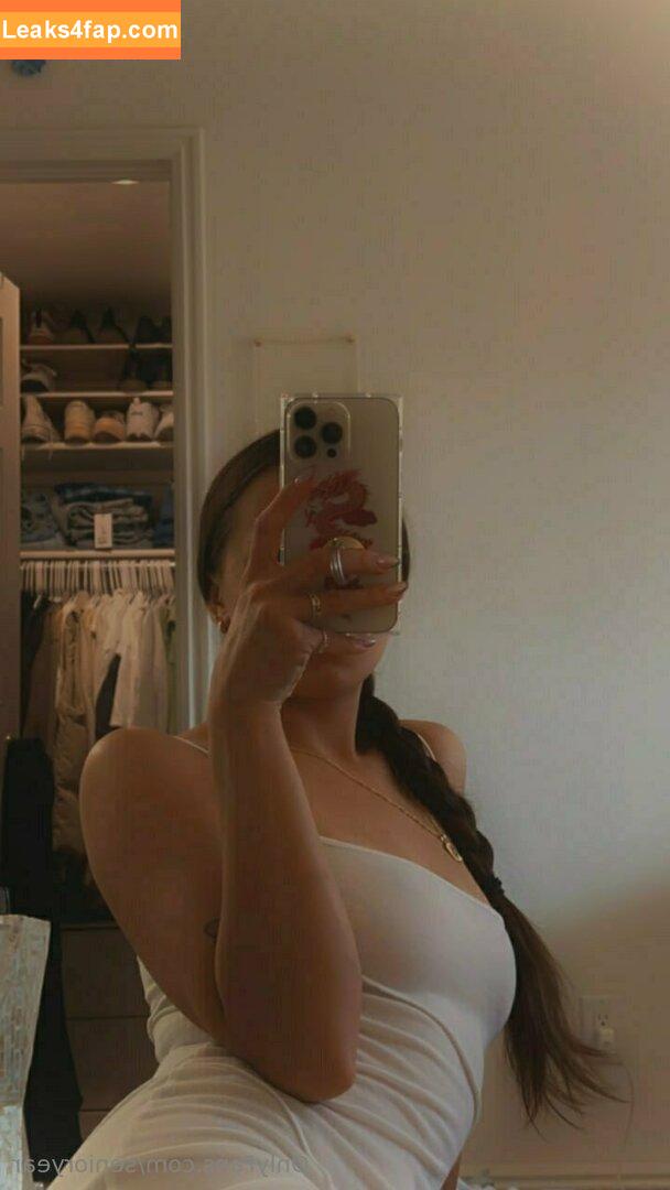 senioryear / Alexis / senioryearnetflix leaked photo photo #1141