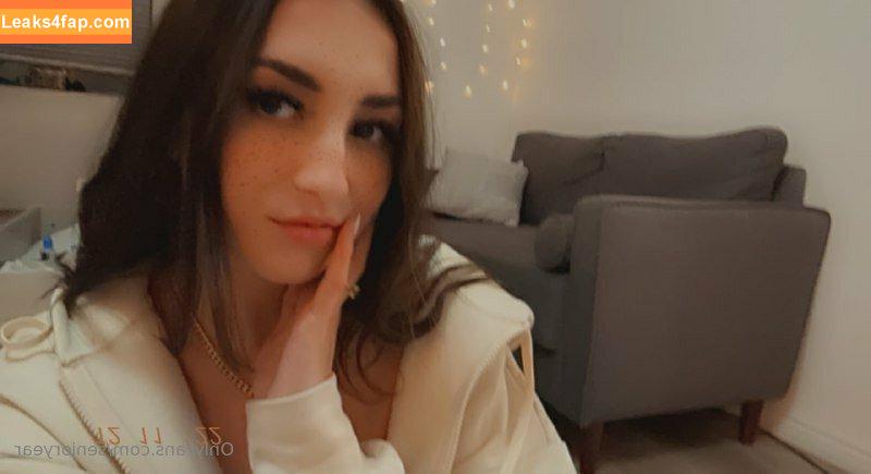 senioryear / Alexis / senioryearnetflix слитое фото фото #1338