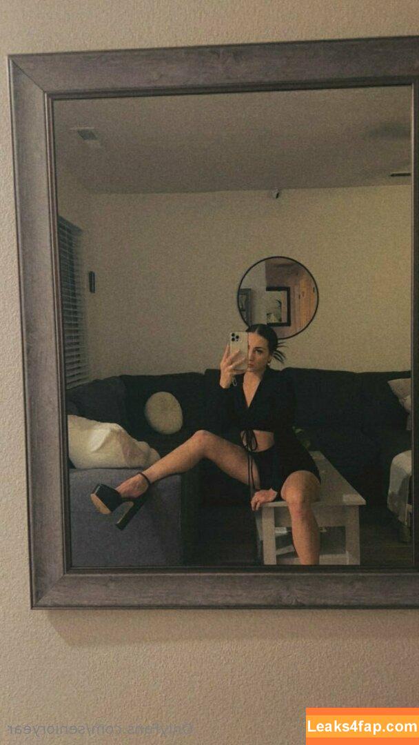 senioryear / Alexis / senioryearnetflix leaked photo photo #1620