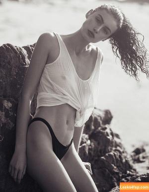 Sera Mann photo #0037