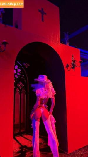 Serena Jung фото #0017