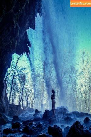 Serena Jung photo #0042