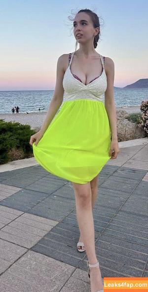 Serena Skybourne photo #0012