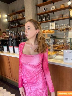 Serena Skybourne photo #0024