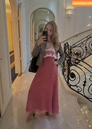 Serena Skybourne photo #0134