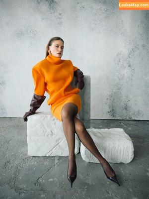 Serenay Sarıkaya фото #0007