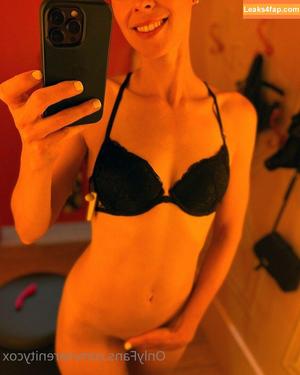 Serenity Cox photo #0097