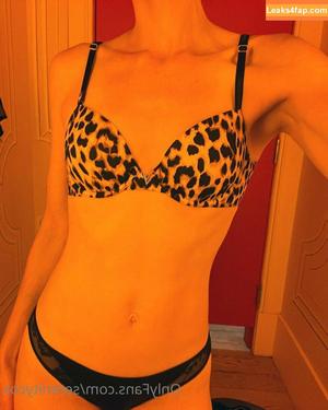 Serenity Cox photo #0112