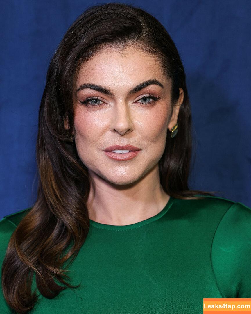 Serinda Swan / serindaswan leaked photo photo #0110