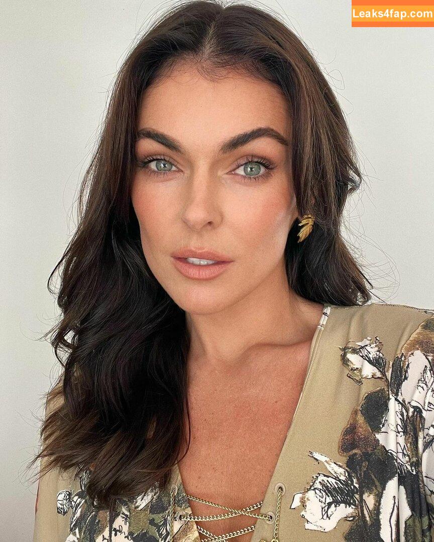 Serinda Swan / serindaswan leaked photo photo #0315